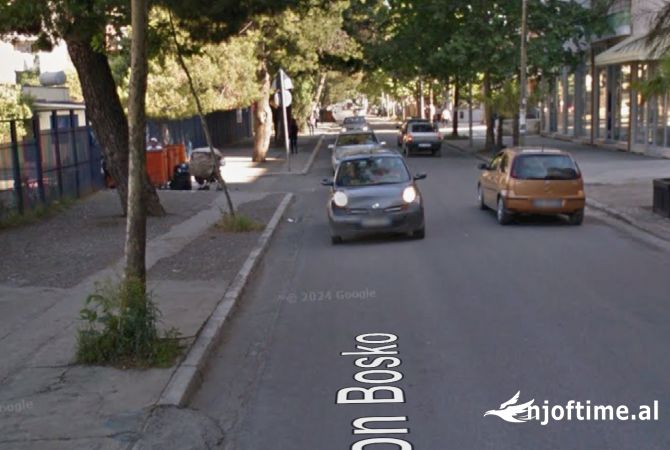 Ambiente Commerciale in Affitto 1+1 a Tirana - 500 Euro