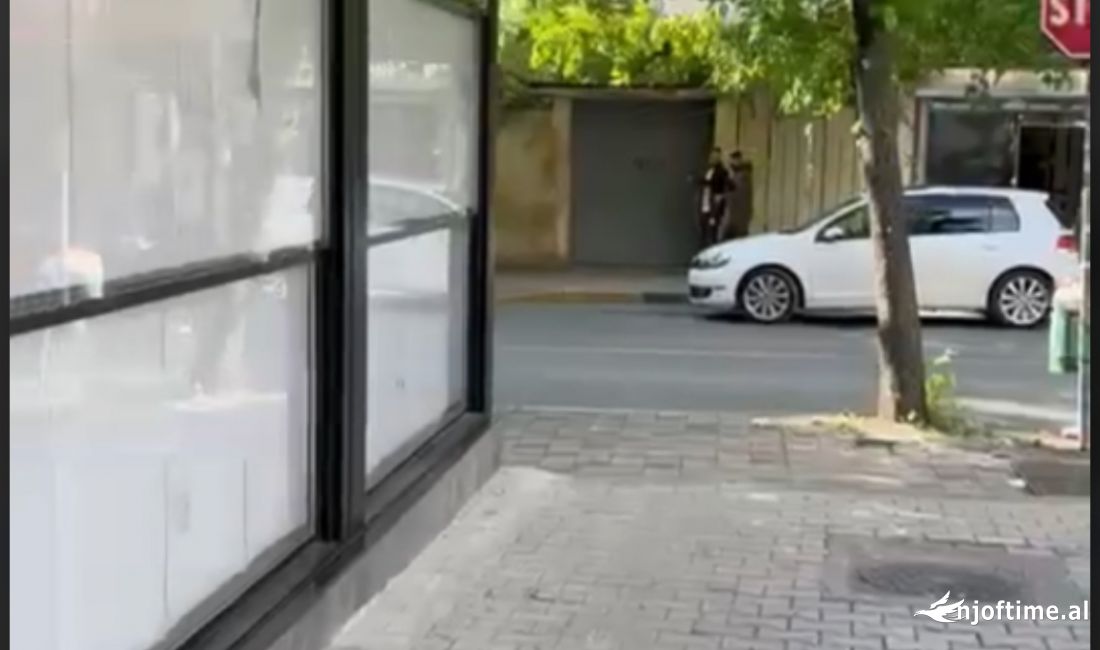 Shitet super dyqan rruge kryesore tek rr Hoxha Tahsim, pazari ri aktualisht i dhene me qera 2400Euro 