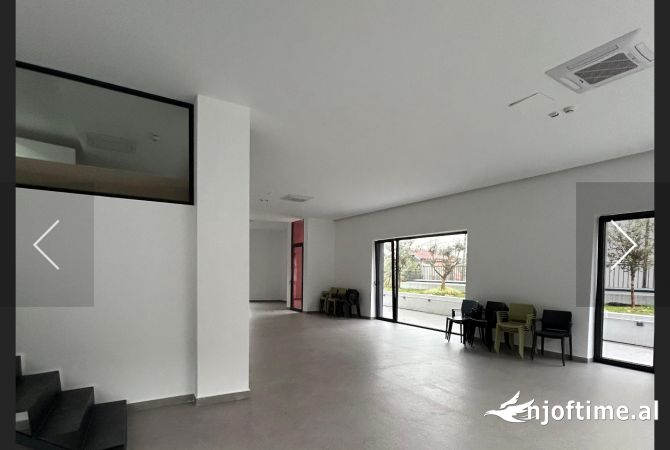 Jepet super ambjent 200 m2 perballe Pallatit te Brigatave , rruga Kuvajt , rruga Elbasanit 