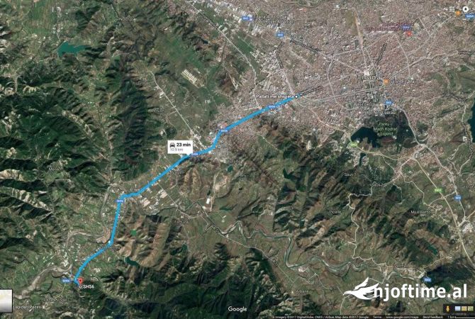 Shitet toke ne peze helmes