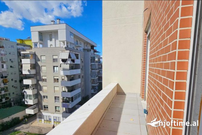 Shtepi ne shitje Apartament ne Tirane, 2+1, Mobilimi Bosh, pa mobiluar, Pagesa 273,000  Euro.