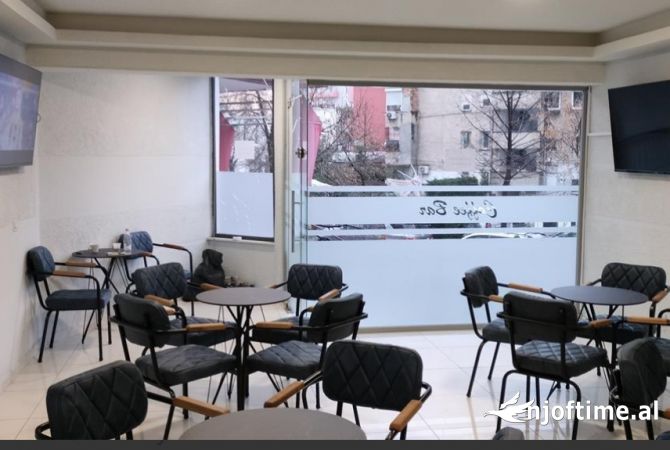 Jepet dyqan 56 m2 tek shkolla baletit 