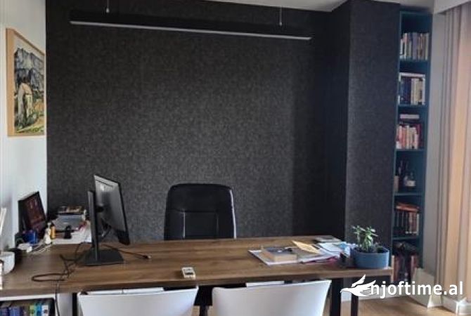 Ambiente Commerciale in Affitto 3+1 a Tirana - 700 Euro