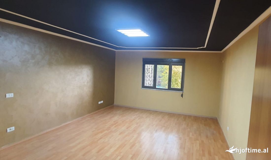 Jepet apartament 160 m2 ne Qender te Tiranes , rr Kajo Karafili 