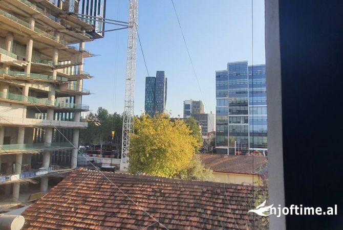 Jepet apartament 160 m2 ne Qender te Tiranes , rr Kajo Karafili 