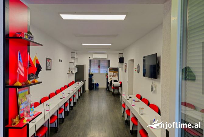 Ambiente Commerciale in Affitto 3+1 a Tirana - 70,000 Leke