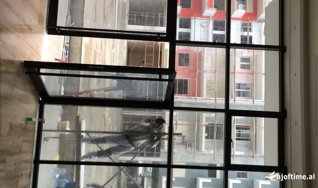 Shitet dyqan tek kompleksi golden park, perballe amerikan 3 