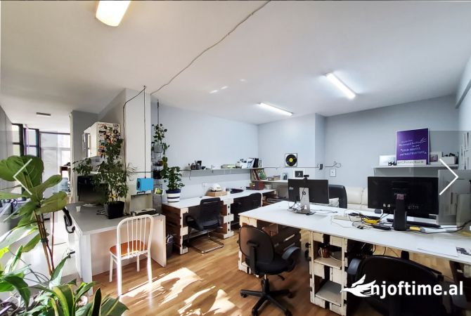 Ambiente Commerciale in Affitto 3+1 a Tirana - 550 Euro