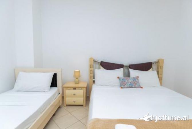 Shitet hotel ne Dhermi -Palase , 100 larg detit 