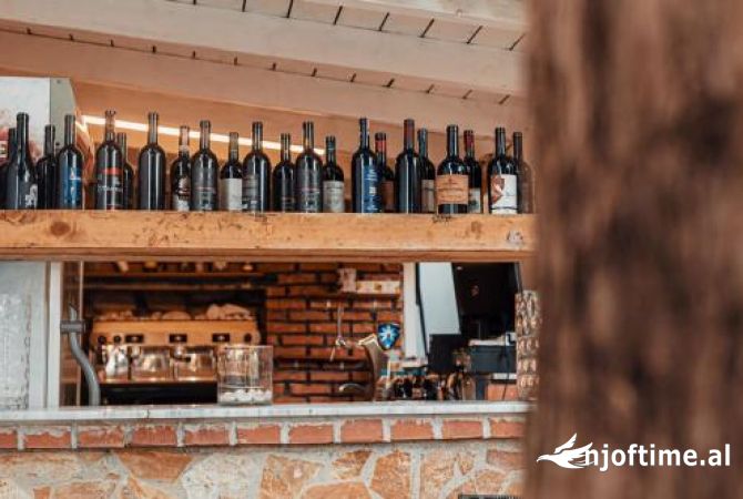 Shitet hotel ne Dhermi -Palase , 100 larg detit 