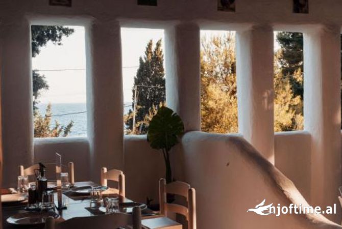 Shitet hotel ne Dhermi -Palase , 100 larg detit 