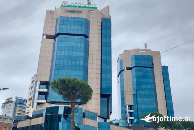 Ambiente Commerciale in Affitto 1+1 a Tirana - 750 Euro