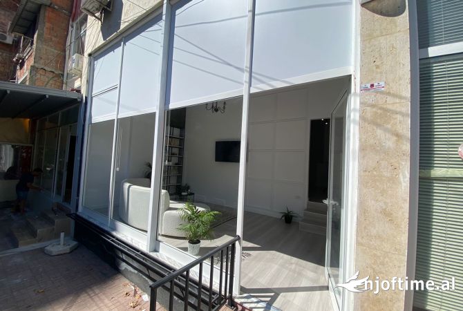 Shiter ambjent biznesi prane Shkolles Baletit 