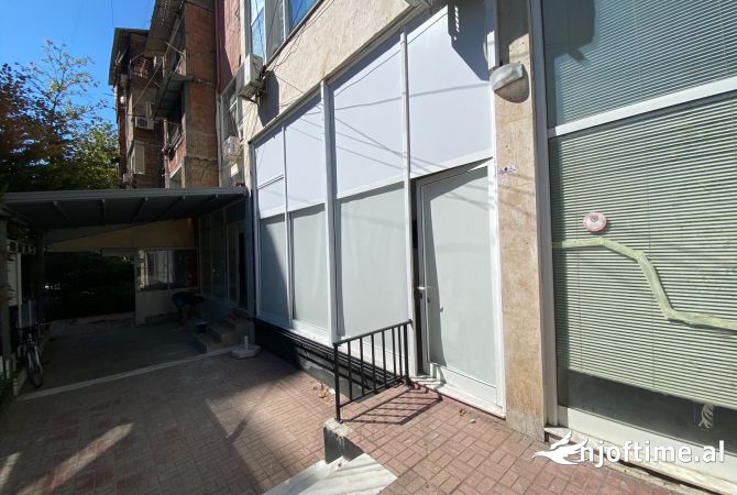 Shiter ambjent biznesi prane Shkolles Baletit 