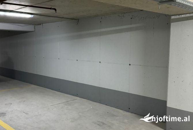 Business Property in Sale 4+1 in Tirana - 42,000 Euro