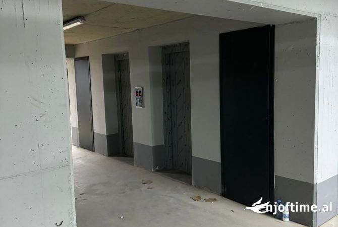 Business Property in Sale 4+1 in Tirana - 42,000 Euro