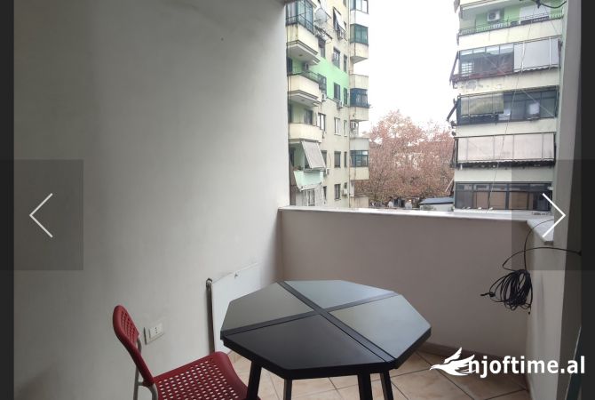 Jepet ambjent 2+1 me qera ne Myslym Shyr per zyra 