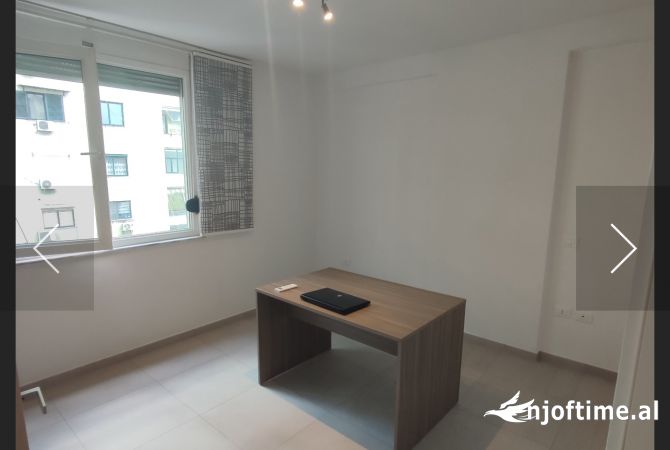 Jepet ambjent 2+1 me qera ne Myslym Shyr per zyra 