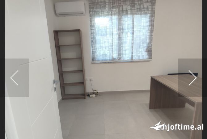 Jepet ambjent 2+1 me qera ne Myslym Shyr per zyra 