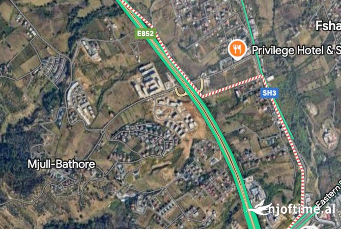 Shitet toke 2600 m2 ne Mjull Bathore , prane Rrethit Tegut