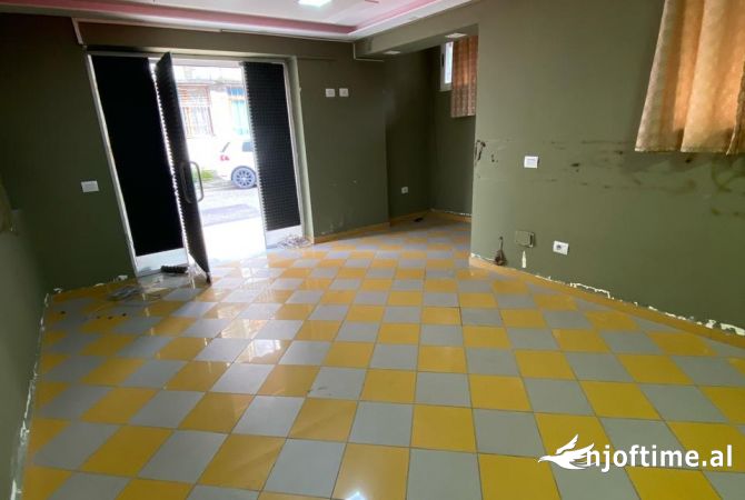 Jepet ambjent biznesi me qera , rr Hamdi Cinoimeri , Kombinat 