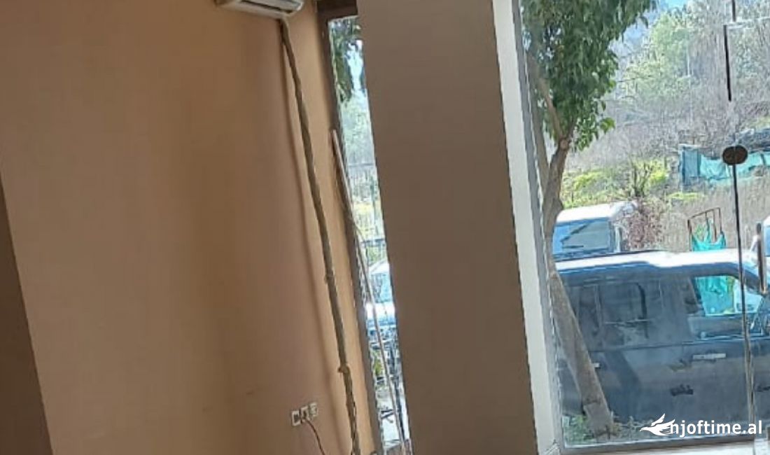 Jepet dyqan me qera prane Kompleksit Olimpik , rr prokop mima