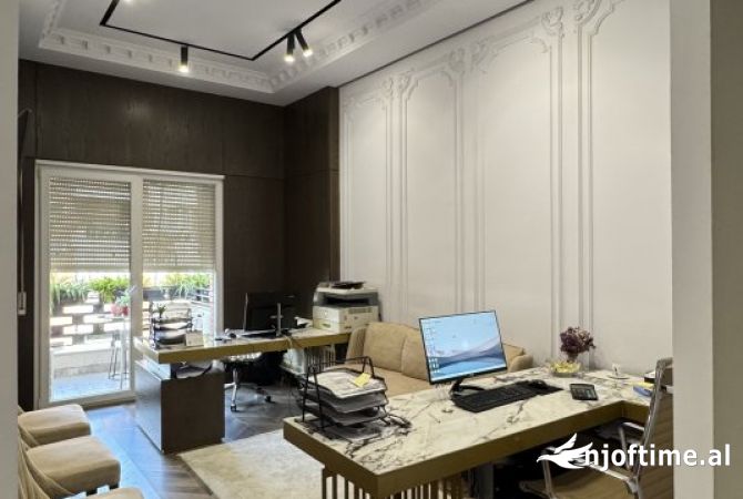 Jepet zyre e mobiluar me qera perballe Amerikan 3 , kompleksi Golden Park 