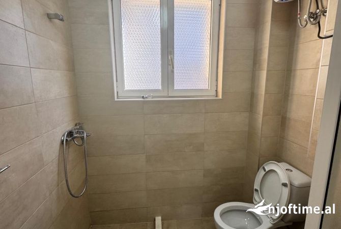 Shtepi ne shitje Apartament ne Tirane, 2+1, Mobilimi Bosh, pa mobiluar, Pagesa 154,000  Euro.