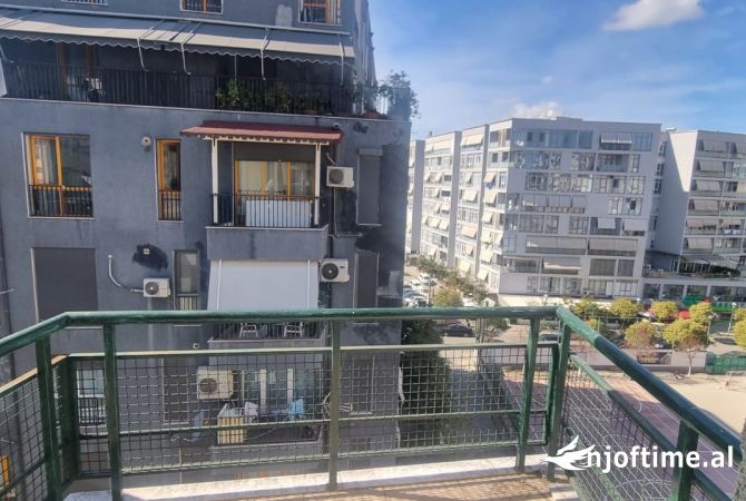 Shtepi ne shitje Apartament ne Tirane, 2+1, Mobilimi Bosh, pa mobiluar, Pagesa 220,000  Euro.