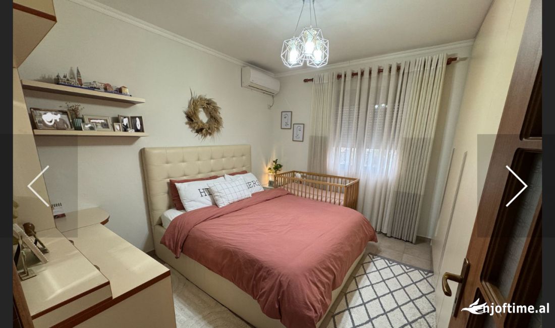 Shtepi ne shitje Apartament ne Tirane, 2+1, Mobilimi E mobiluar, Pagesa 98,000  Euro.