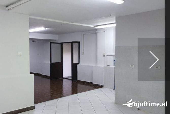 Shitet ambjent biznesi rr irfan tomini , perballe Delijorgjit 