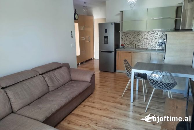 Shtepi me qera Apartament ne Tirane, 1+1, Mobilimi E mobiluar, Pagesa 500  Euro.
