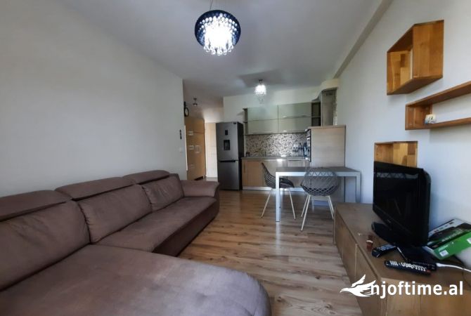 Shtepi me qera Apartament ne Tirane, 1+1, Mobilimi E mobiluar, Pagesa 500  Euro.