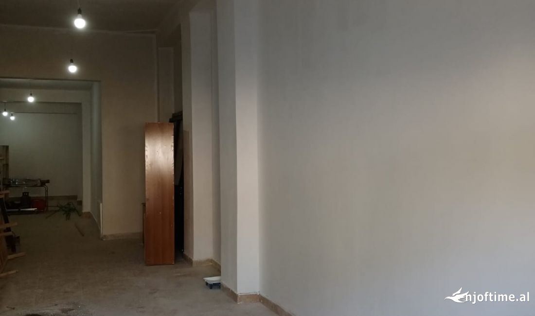 Jepet magazine 140 m2 me qera ne Ali Dem , tek Sophia 