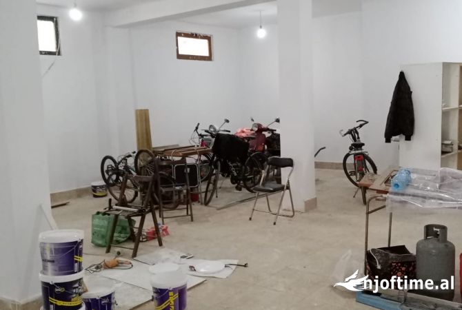 Jepet magazine 140 m2 me qera ne Ali Dem , tek Sophia 