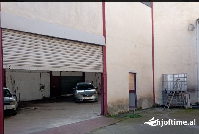 Ambient biznesi me qera 4+1 ne Durres - 100,000 Leke