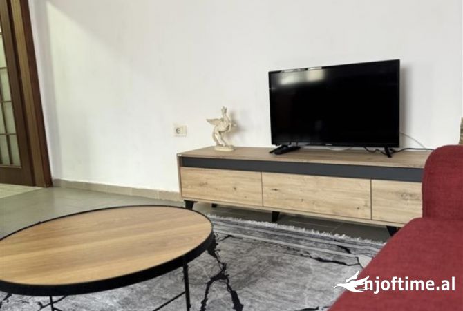Shtepi me qera Apartament ne Tirane, 1+1, Mobilimi E mobiluar, Pagesa 50,000  Leke.