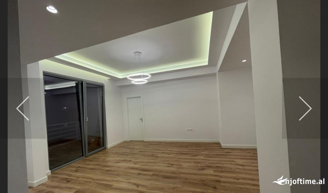 Shtepi ne shitje Apartament ne Tirane, 2+1, Mobilimi Bosh, pa mobiluar, Pagesa 237,000  Euro.