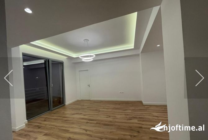 Shitet apartament 2+1+2 tek rr Kavajes , perballe Delijorgjit