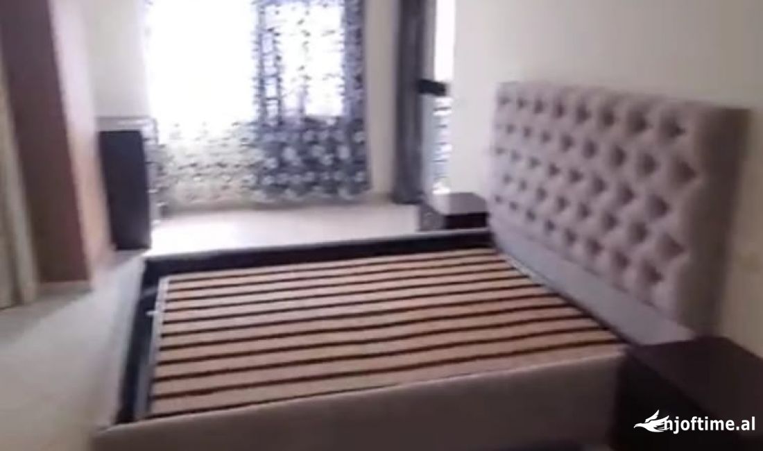 Appartamento in affitto a Tirana 2+1, Arredato