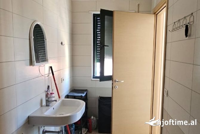 Jepet apartament 3+1+2+garazhd tek green city , perballe astirit