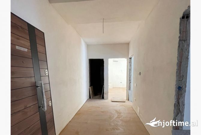 Shitet apartament 2+1 tek Urban Gate , Astir