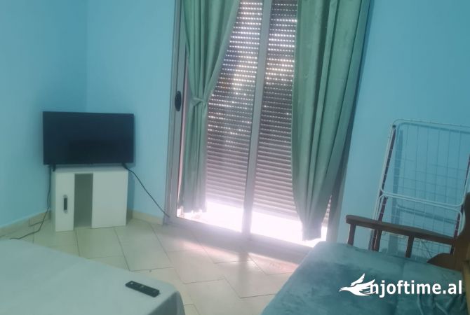 Shtepi me qera Apartament ne Vlore, 1+1, Mobilimi E mobiluar, Pagesa 300  Euro.