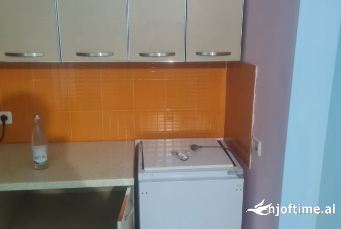 Shtepi me qera Apartament ne Vlore, 1+1, Mobilimi E mobiluar, Pagesa 300  Euro.