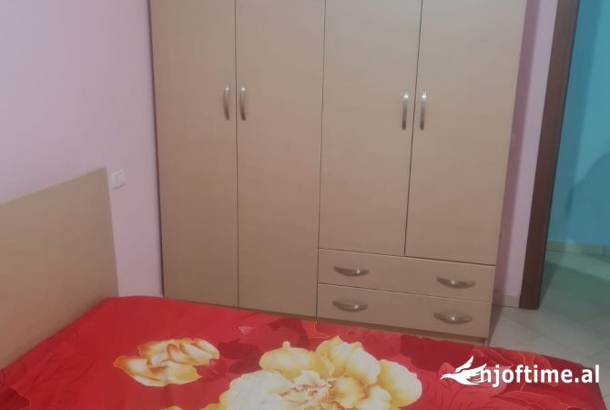 Shtepi me qera Apartament ne Vlore, 1+1, Mobilimi E mobiluar, Pagesa 300  Euro.