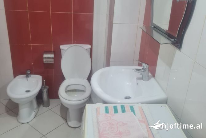 Shtepi me qera Apartament ne Vlore, 1+1, Mobilimi E mobiluar, Pagesa 300  Euro.