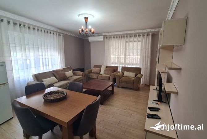 Jepet apartament 2+1 tek Kika 3 , komuna e parisit