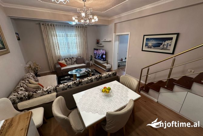 Shtepi me qera Duplex(shtepi me 2 kate) ne Tirane, 3+1, Mobilimi E mobiluar, Pagesa 650  Euro.