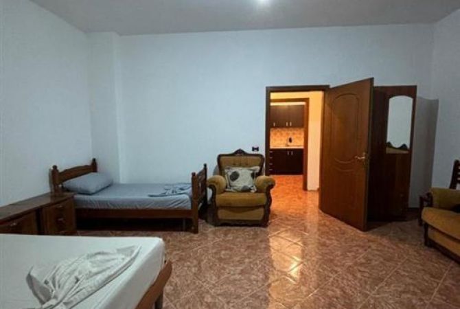 Shtepi me qera Apartament ne Tirane, 2+1, Mobilimi E mobiluar, Pagesa 45,000  Leke.