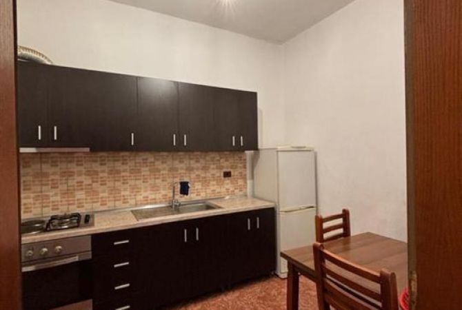 Shtepi me qera Apartament ne Tirane, 2+1, Mobilimi E mobiluar, Pagesa 45,000  Leke.